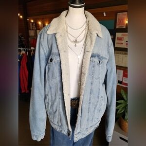 Guess Light Blue Denim Sherpa Lined Cozy Trucker Jean Jacket Men's Large
